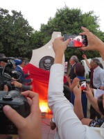 The unveiling of the centre stone