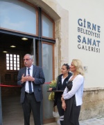 The Mayor of Girne and the artist