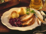 Schweinebraten und Knödel - Pork roast and dumplings